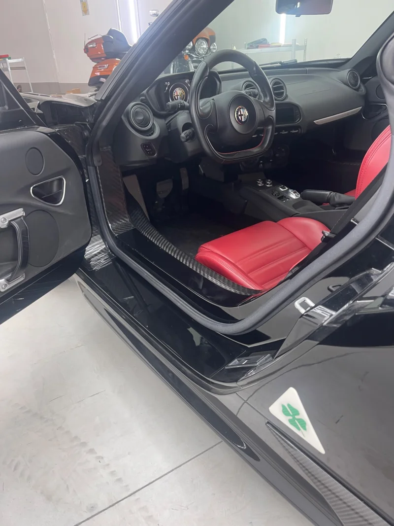 Alfa Romeo 4c — foto 12