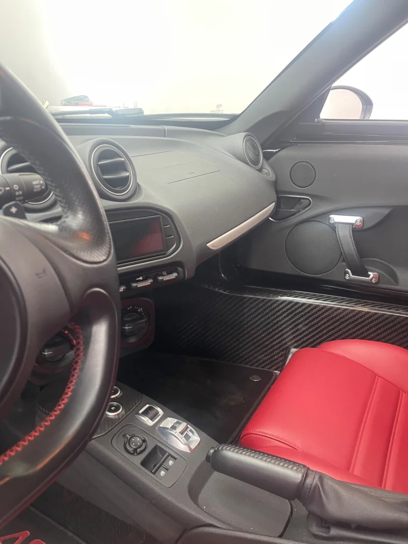 Alfa Romeo 4c — foto 15